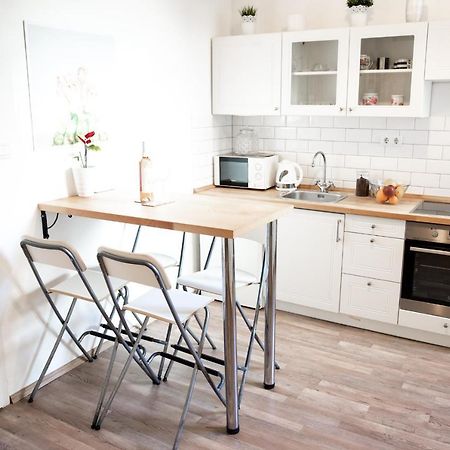 N28 Studio Apartment In Andrassy Boulevard. ブダペスト エクステリア 写真